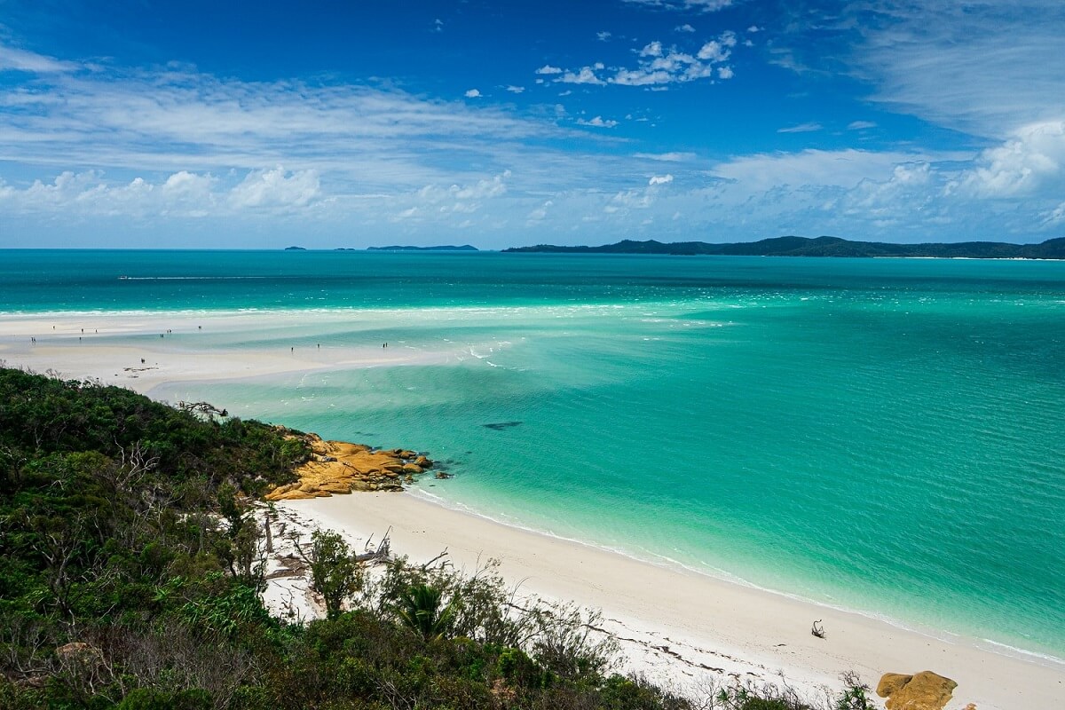 Australia welcomes tourists once more