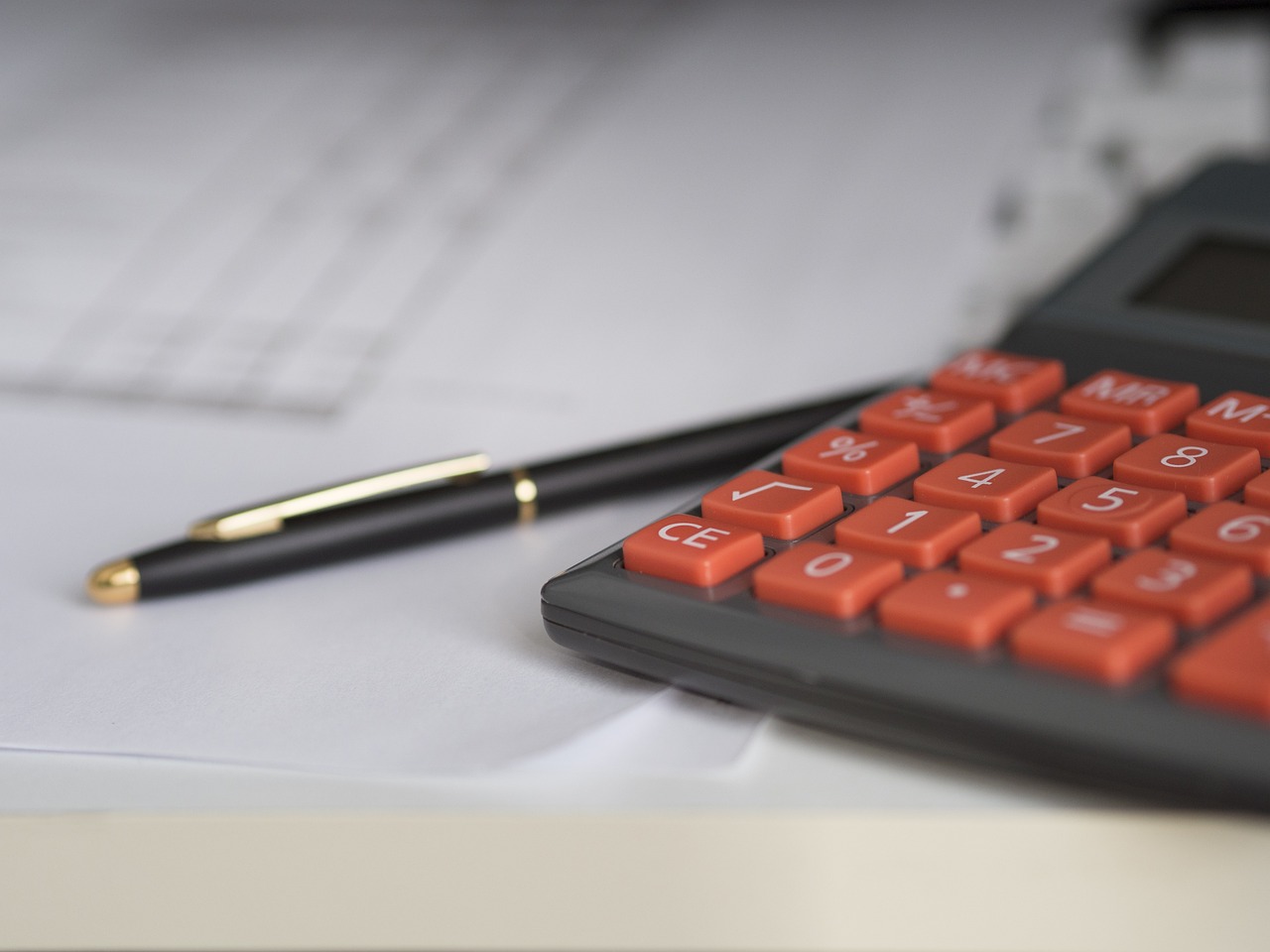 What are the remuneration requirements for a sponsored overseas worker on a temporary visa?