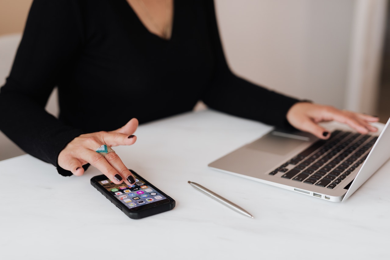 Do I need to advertise the position before I hire an overseas worker?